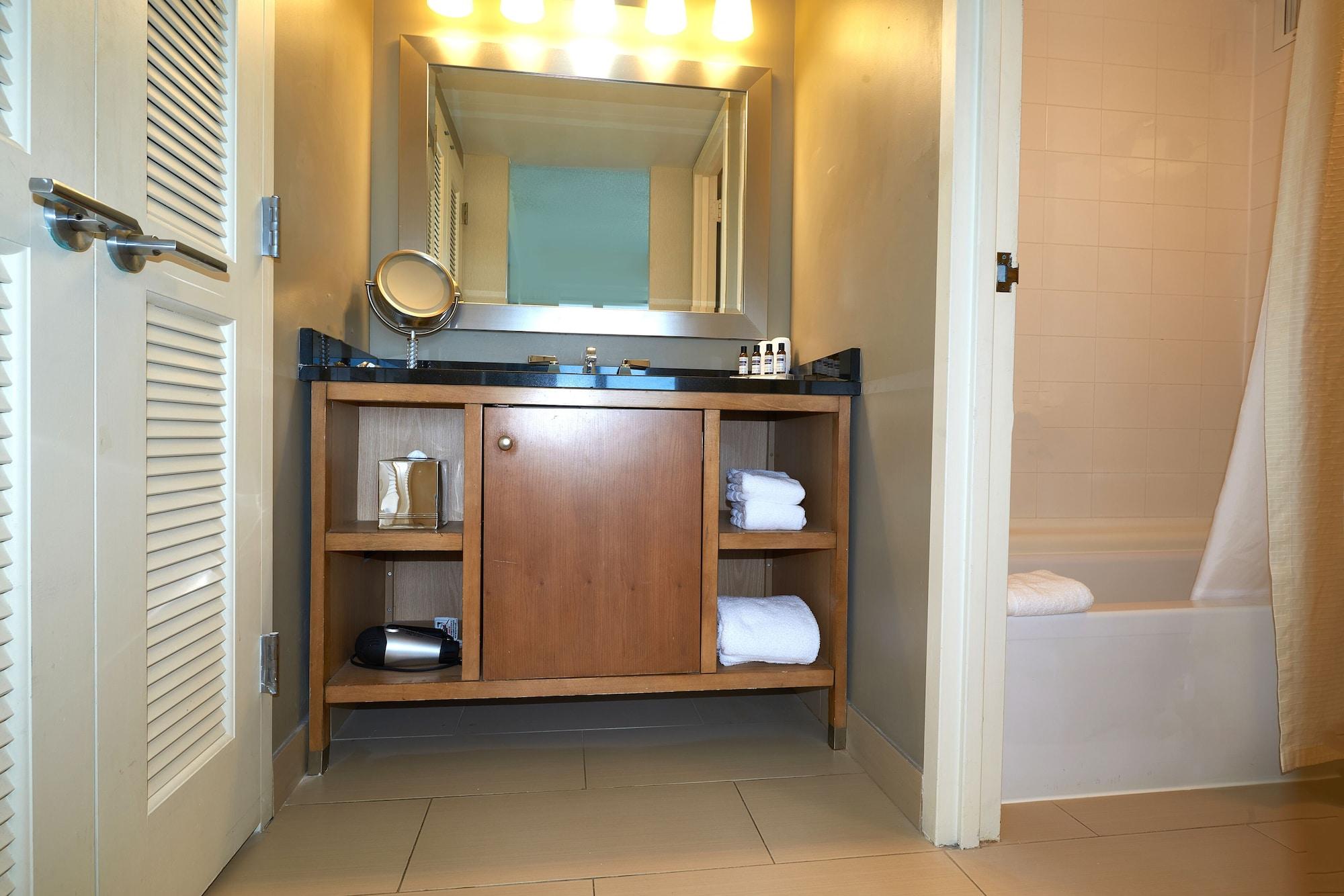 ไฮแอท รีเจนซี ลิสเล เนียร์ เนเพอร์วิลล์ Hotel แลนเบดรอก ภายนอก รูปภาพ
