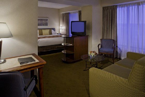 ไฮแอท รีเจนซี ลิสเล เนียร์ เนเพอร์วิลล์ Hotel แลนเบดรอก ห้อง รูปภาพ
